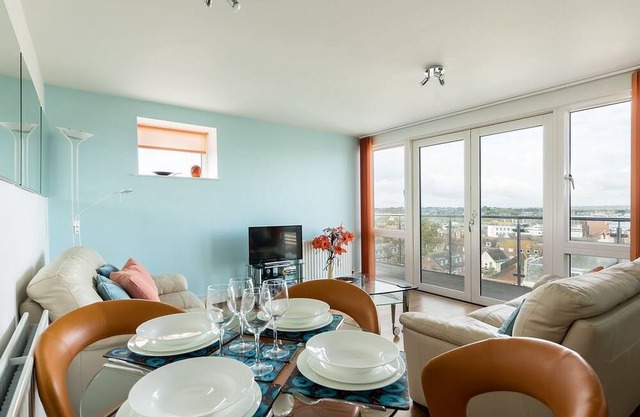 Ocean Escape - an apartment that sleeps 4 guests in 2 bedrooms