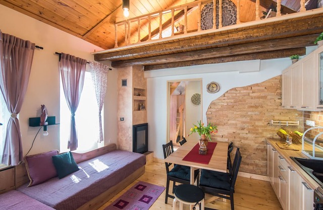Spiti Lagis - casa de campo rústica con loft de 1 hab.