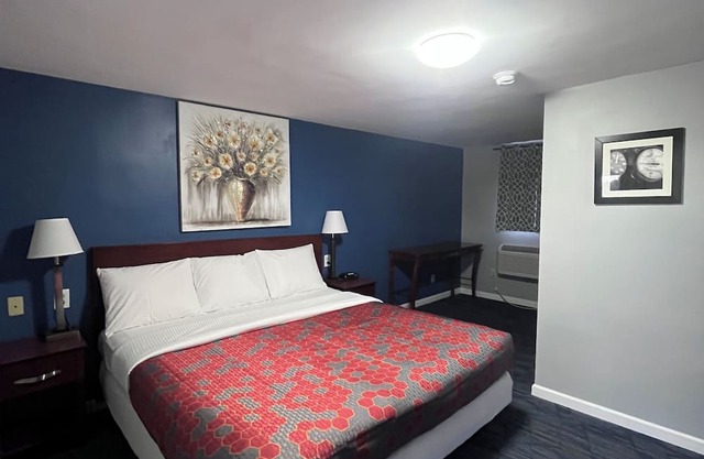 Chaplin Inn & Suites