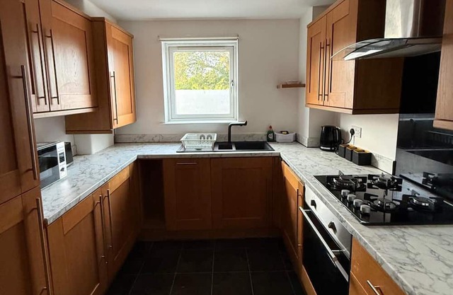 Comfy Premium Home in Town