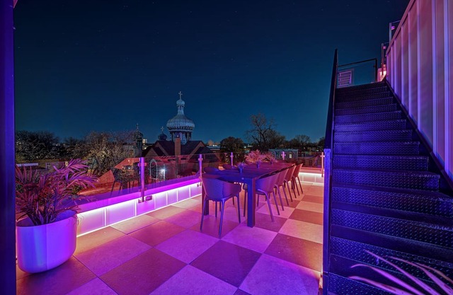 CLUBHAUS Hotel