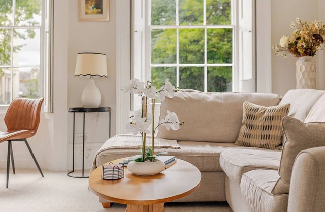 Elegant Townhouse&Basement in Leamington