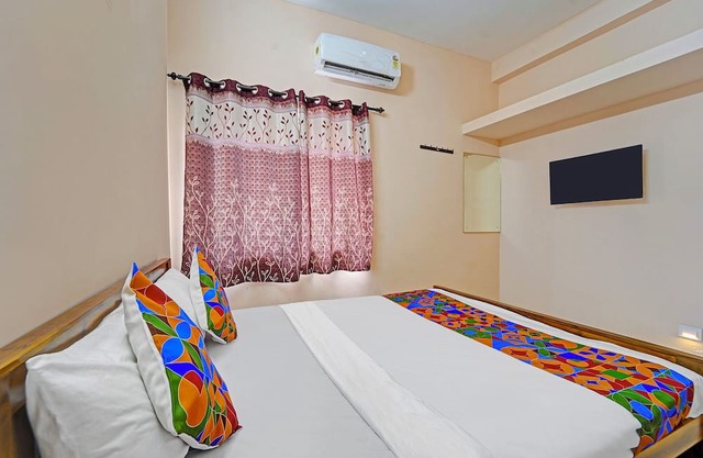 Fabhotel Praneeth Residency