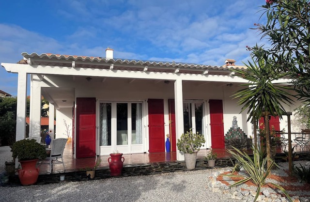 Villa *** 80 meters from the beach on 600 square meters of private land.