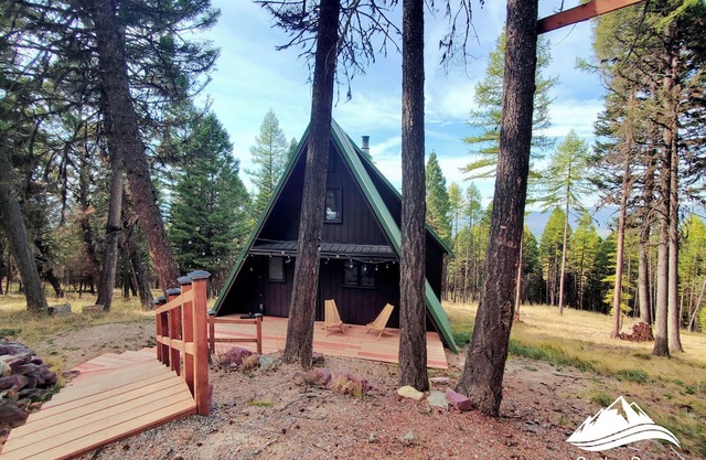 Charming 2-bedroom A-frame cabin in lovely Seeley Lake