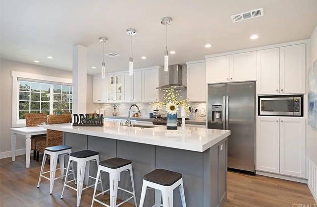 3-bedroom remodeled townhome in Dana Point -- 5 minute walk to beach!