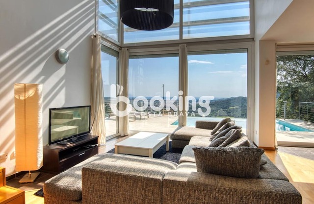 Villa exclusiva con vistas al mar en Costa Brava
