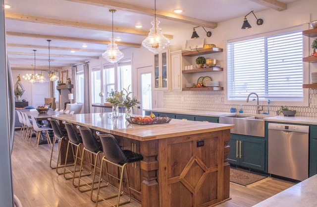 Spacious Country Manor