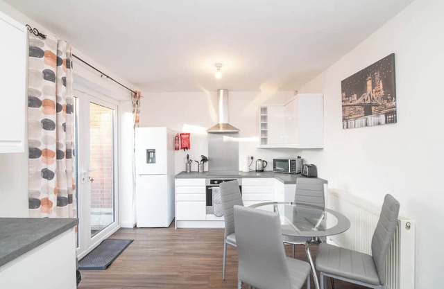 Spacious Two-Bedroom House with garden and parking