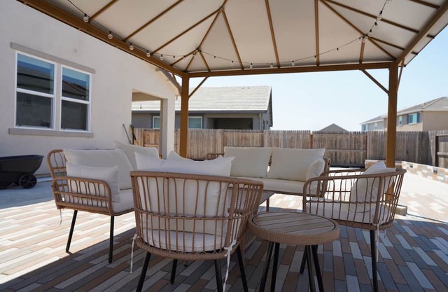 Spacious. Close to Great Wolf. Ideal for Families!