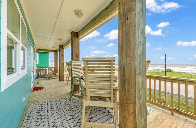 Seaside Nest - Unobstructed Beach and Bay Views