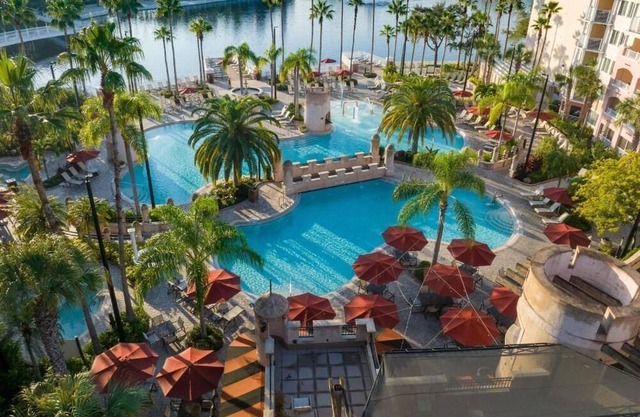 2 bedroom at Marriott's Grande Vista, free WiFi, free parking & no resort fees!