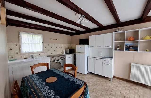 Single-storey cottage 9 minutes from the ocean