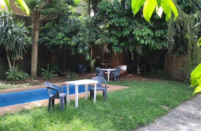 Great 1 bedroom apartment, services included, with pool and garden
