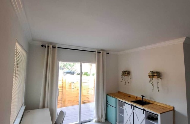 Comfortable retreat very centrally located in a quiet Neighborhood