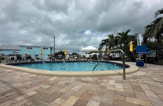 Cozy Airstream Bambi- in Resort