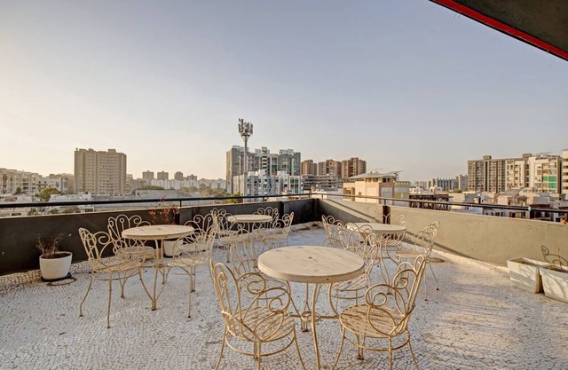 Super Townhouse 858 Hotel N Y