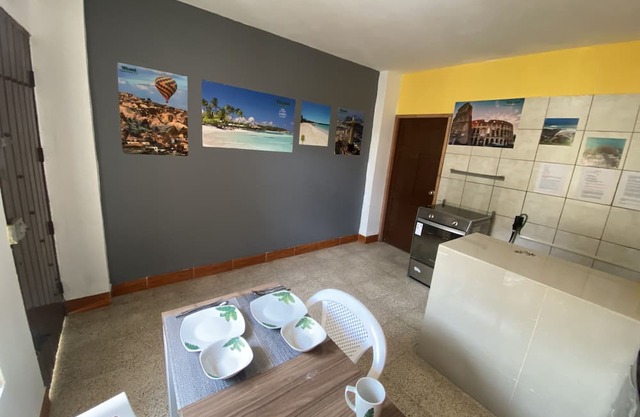 8 Acogedores Departamentos Independientes en la Garzota 5 mts del Aeropuerto