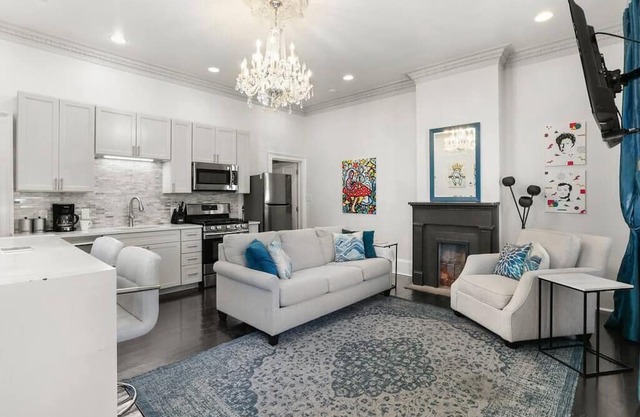 Perfect Marigny Pied-de-terre!