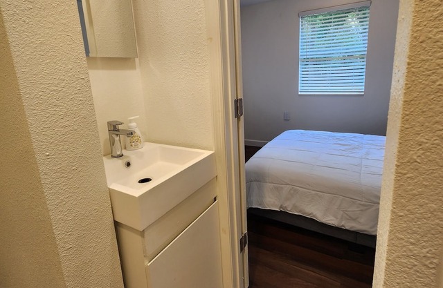 Cozy 1 Bedroom, Full Bath, Private Entrance, Huge Yard, Laundry & Near Beaches!