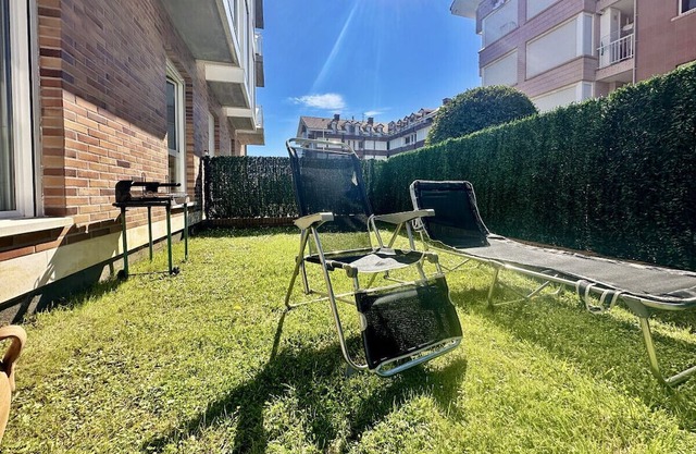 Bajo con jardín y piscina - Costa Verde 6006