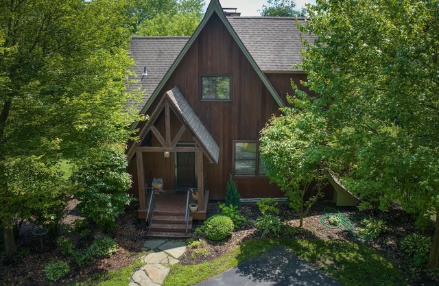 Hidden Gem! Beautiful Deck! Oversized Firepit! Private