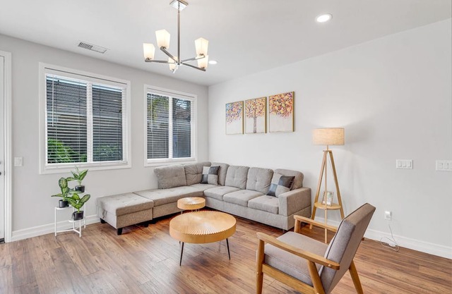 4B2.5B/Private Hot tub/Amazing pool/Private garden