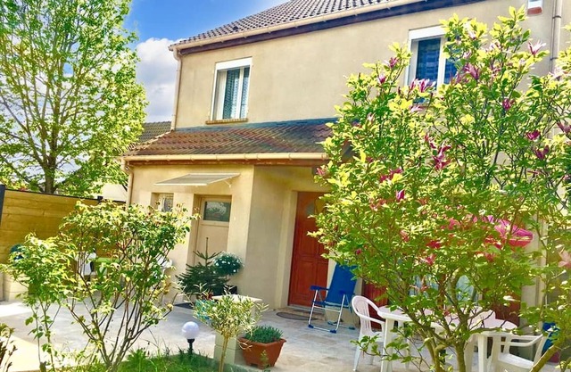 Homerez - Studio for 2 ppl. with garden and terrace at Pontault-Combault