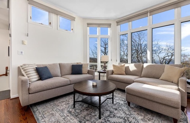 Shenandoah Ridge 16 with Wintergreen Advantage