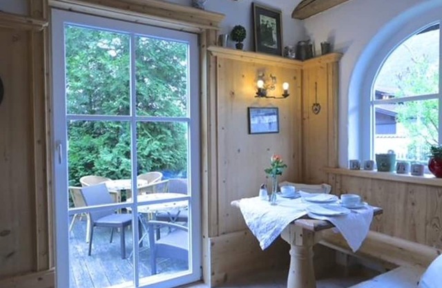 Doppelzimmer, Dusche, WC - Garnihotel Alpenhof