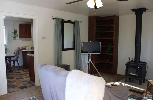 Exclusive way-point home. Central location to Apple Hill, Hospital, Main Street