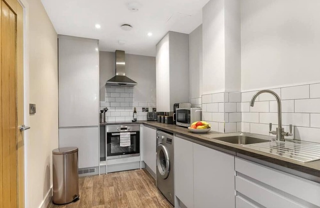 Beautiful Executive Apartment 5