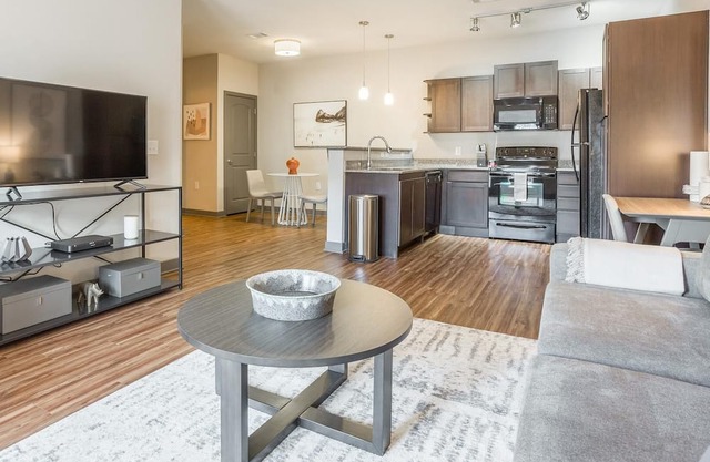 Modern Apartment in Prime Location (ID2177X82)