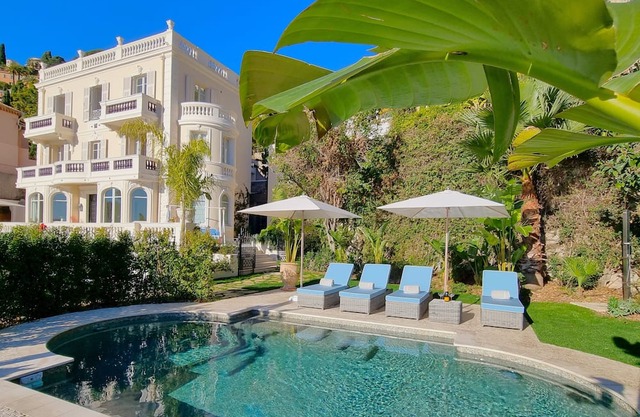 Luxurious Villa with sea view- swimming pool- close to the sea- garage - garden