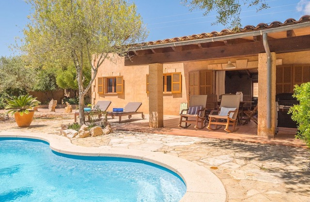 Casa rural 'Sa Plana' con vistas a la montaña, piscina privada y Wi-Fi