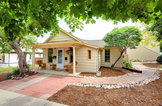 Golden Historic District 3BR Bungalow