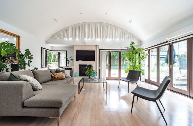 Premier and Roomy 4BR Holiday Home in Auckland