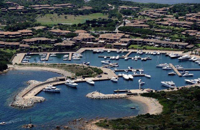 Holiday Home 'Puntaldia' a Few Steps from the Sea with Terrace and Air Conditioning