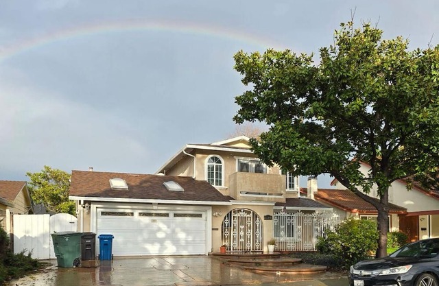 Beautiful classy house for relaxation. Huge spaces and a great ambiance.