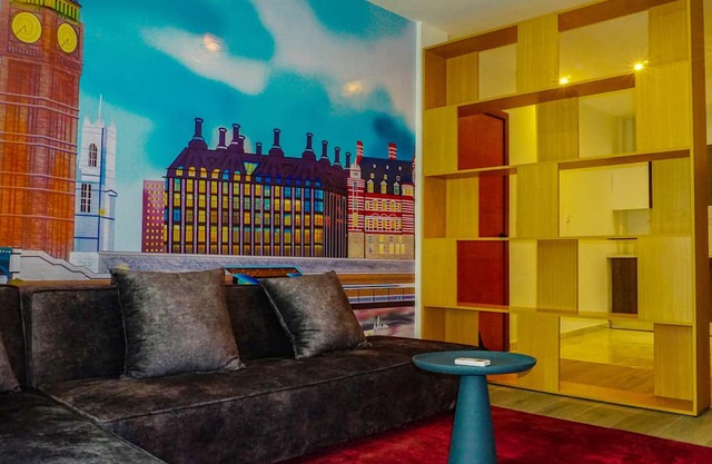 Executive flat, spacious and refined decor