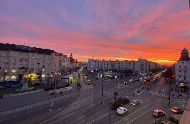 Luxury Buda, Welcome to our large, freshly renovated 2-bedroom apartment!