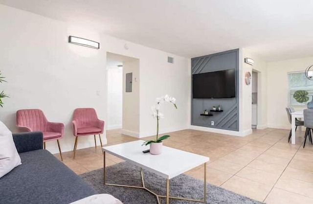 2 Bedroom 844628 by Houzlet