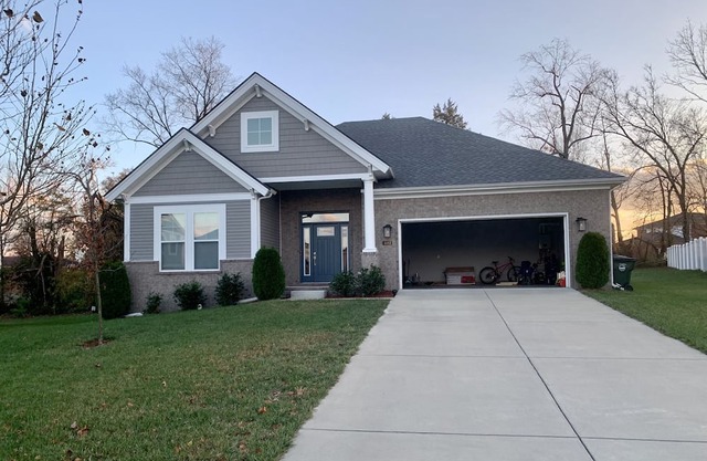 New Construction Home! Super close to restaurants, breweries, parks.