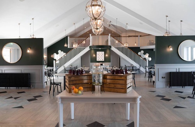 Luxurious 2 bedroom lodges with stunning meadow views.