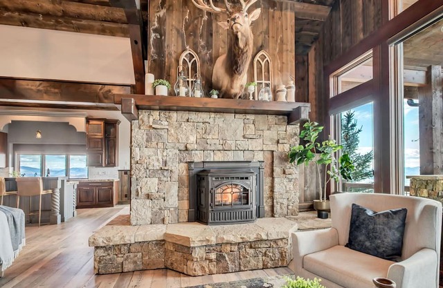 Park City home close to skiing, shopping, snowmobiling, Sundance and Main Street