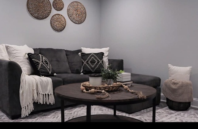 Modern Apartment Near Downtown Chicago