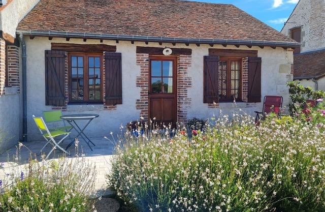 Roulotte Esmeralda: Évasion Bohème au Cœur du Val de Loire