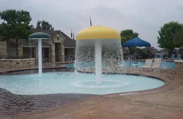 SA-staycation: you’re home away from home. 10- 15minutes from LAB and Sea World