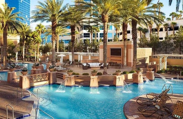Luxury 1 bedroom suite on the Strip for 4 people during the SUPERBOWL Las Vegas