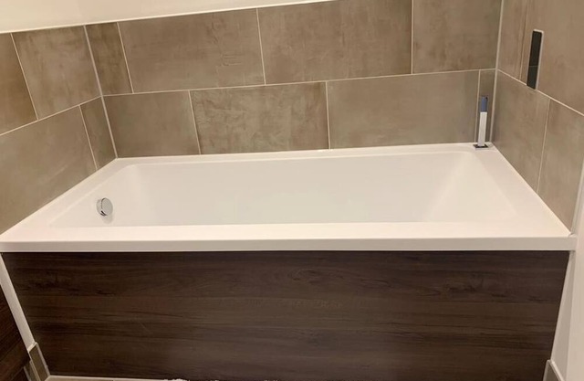 Lovely 2 bedroom apartment with 2 minute's walk to Harlow station. Beautiful!